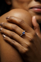 Load image into Gallery viewer, Trust Oval Sapphire 18K White Gold Ring