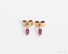 Load image into Gallery viewer, Clarity Marquise Rubi 18K Yellow Gold Studs