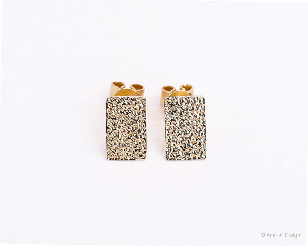 Conscious Essential 18K Yellow Gold Studs